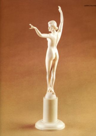 Statuettes en ivoire art deco